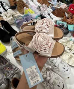 TARGET CHILDREN'S SHOES – LOTS OF 100 PAIRS