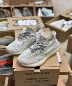 Yeezy shoes pallet